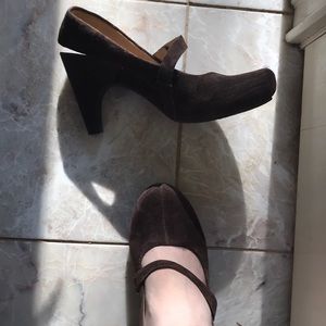 Brown leather suede sturdy heels